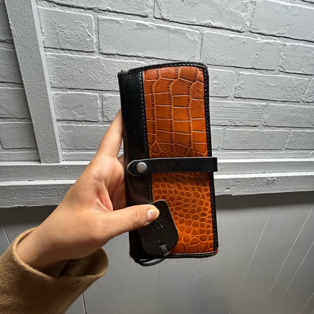 Elegant Black and Brown Leather Wallet